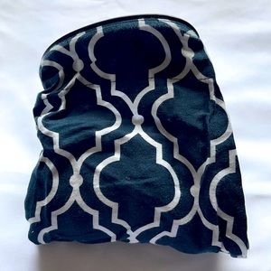 Boppy Nursing Cover • Black and White